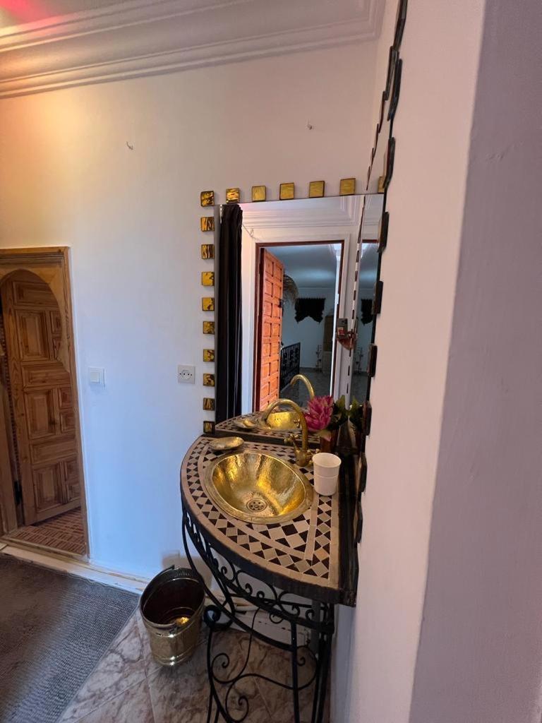 Riad Palmier Fleuri マラケシュ エクステリア 写真